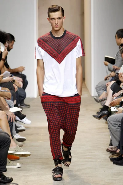 Look 29